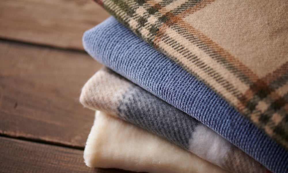 Le sweat plaid : l'allié parfait pour l'hiver