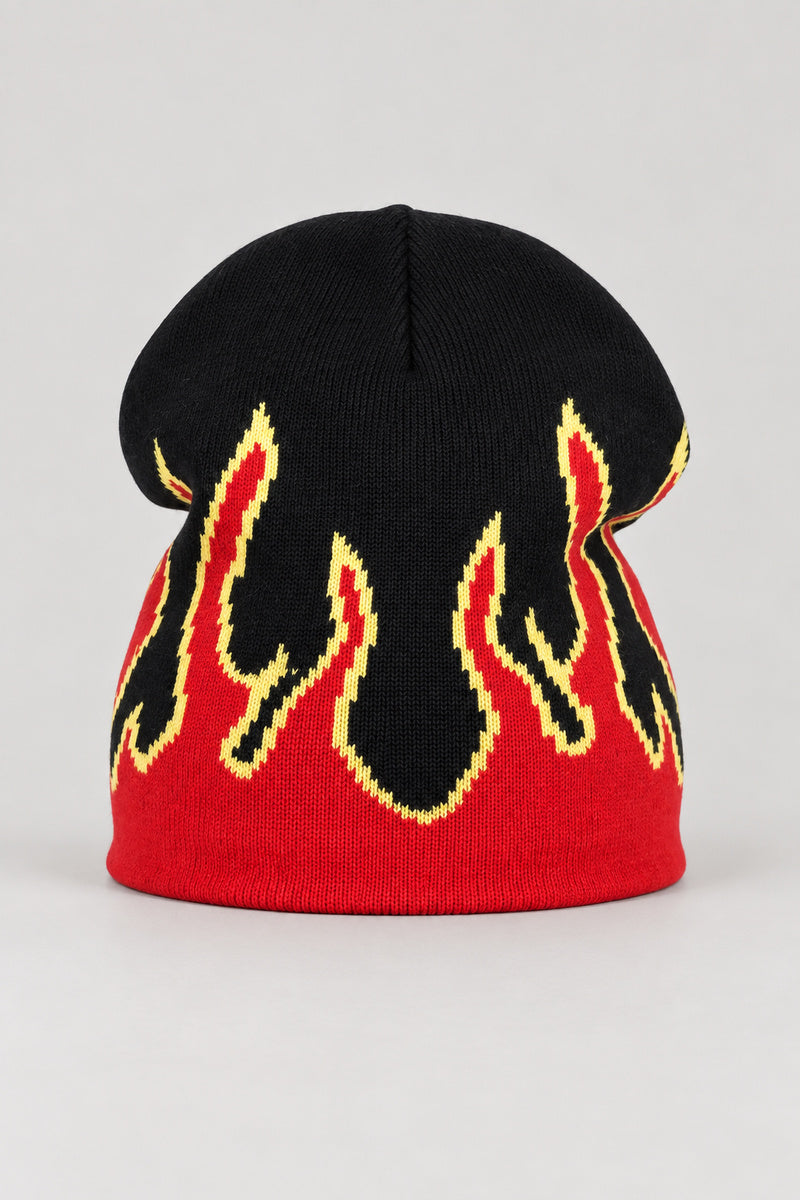 Bonnet noir à flammes rouges bordées de jaune, présenté seul sur fond gris perle.