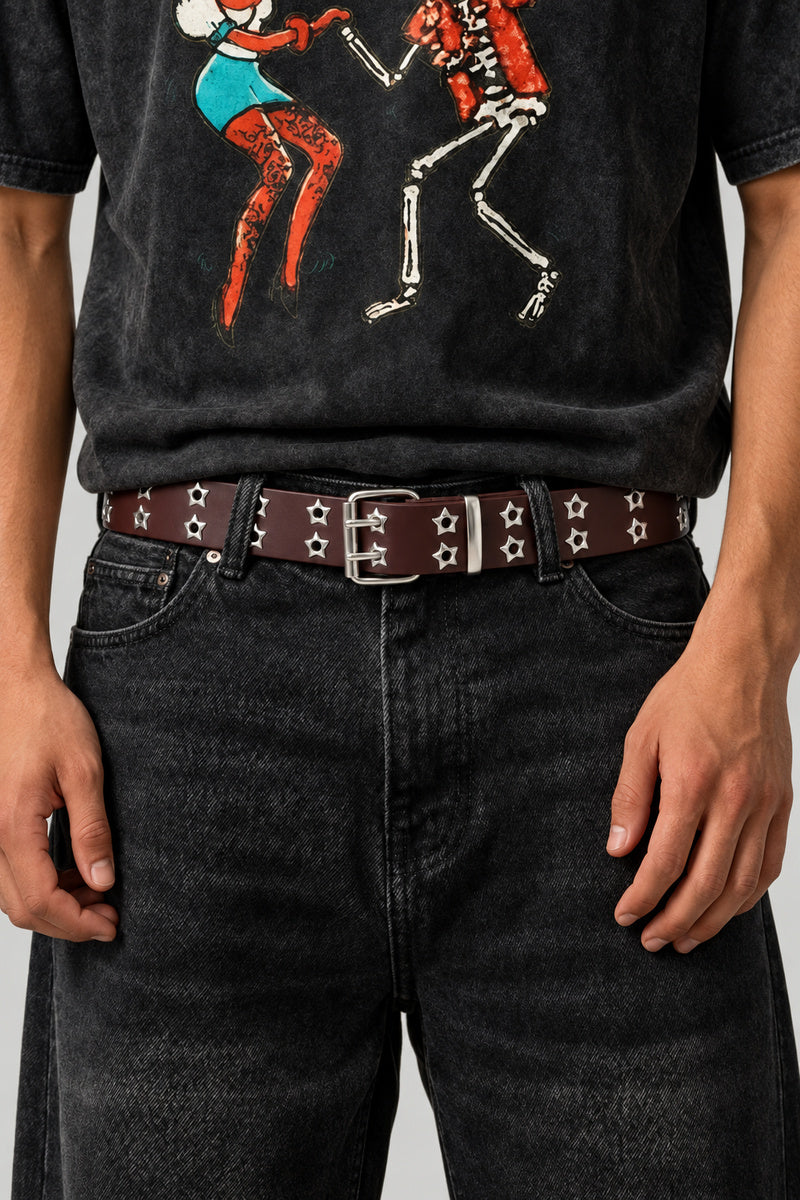 Ceinture Années 2000 — portée à la taille sur fond gris studio
