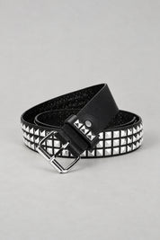 Ceinture Cloutée Punk — seule sur fond gris studio