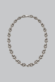 Collier Choker Rétro — vue studio sur fond gris
