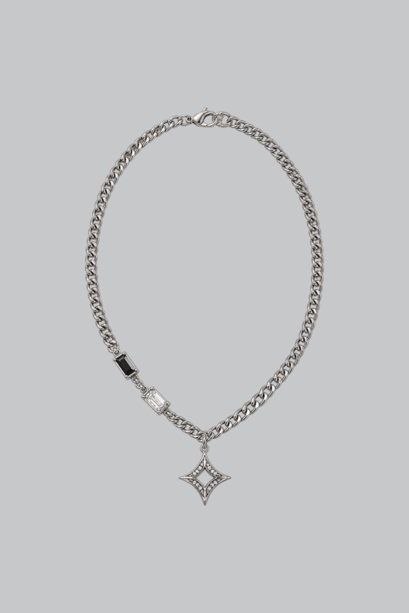 Collier Étoile Céleste — vue studio sur fond gris