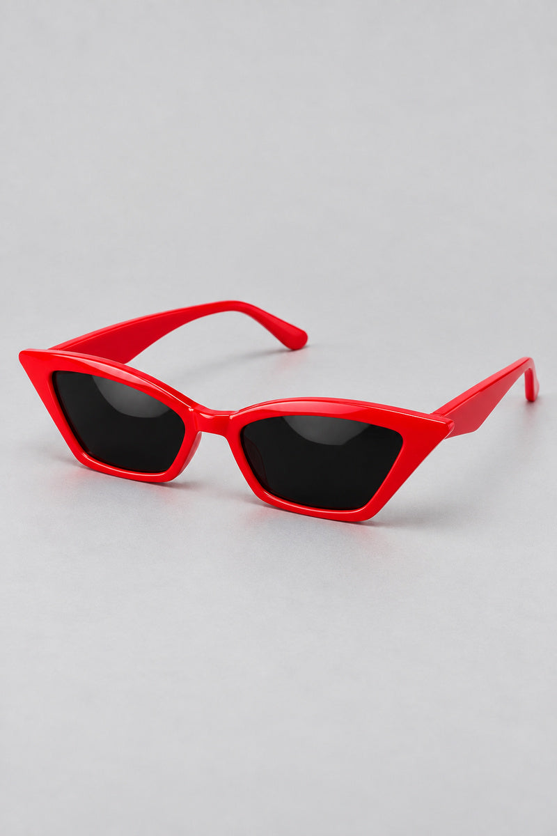 Lunettes Vintage Rouge — seules sur fond gris studio