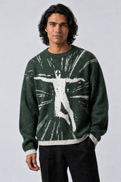 Pull Tricot Gothique, porté de face sur fond gris clair