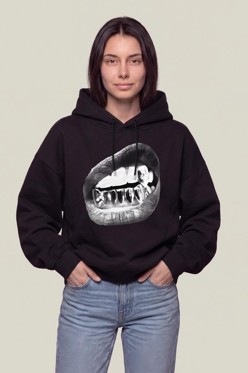 Sweat Bouche Grillz Rap Noir vue de face – Sweat Y2K | Y2K Club