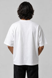 Dos uni du t-shirt blanc Pin-Up Vintage, porté par un homme.